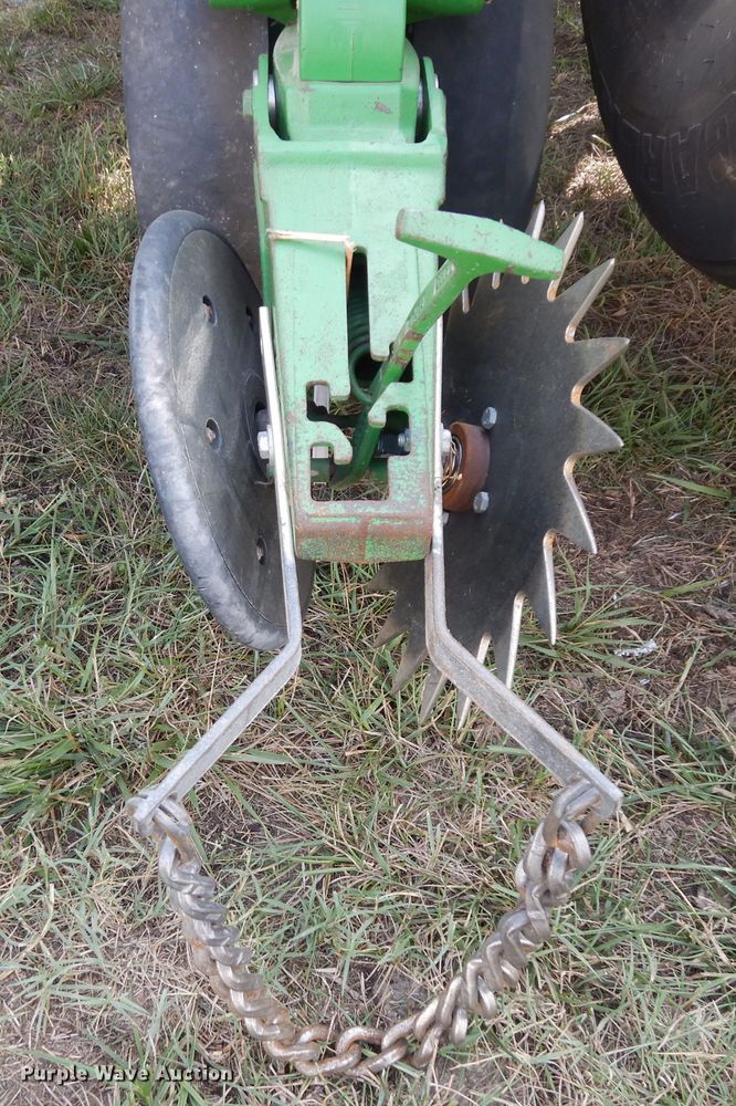 image for item FR9032 2011 John Deere 1770NT no-till planter