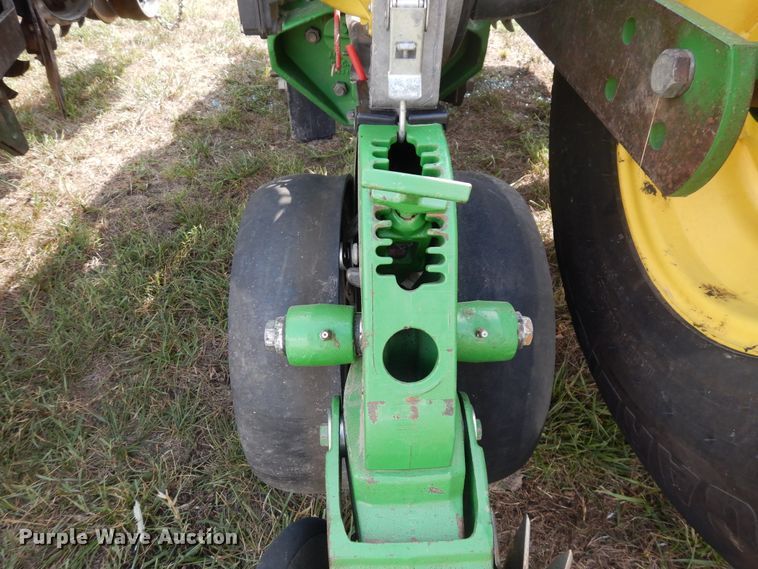 image for item FR9032 2011 John Deere 1770NT no-till planter