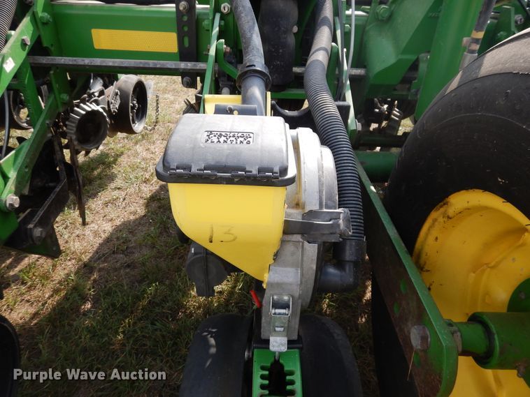 image for item FR9032 2011 John Deere 1770NT no-till planter