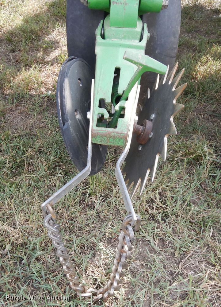 image for item FR9032 2011 John Deere 1770NT no-till planter