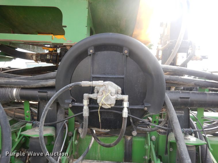 image for item FR9032 2011 John Deere 1770NT no-till planter