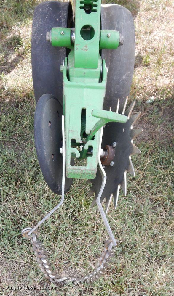 image for item FR9032 2011 John Deere 1770NT no-till planter