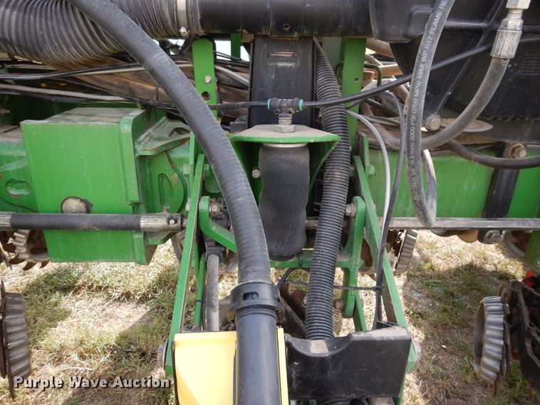 image for item FR9032 2011 John Deere 1770NT no-till planter