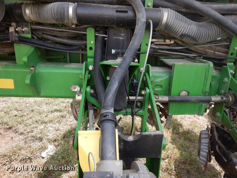 image for item FR9032 2011 John Deere 1770NT no-till planter