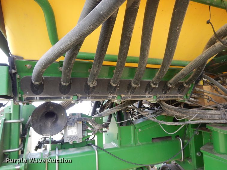 image for item FR9032 2011 John Deere 1770NT no-till planter