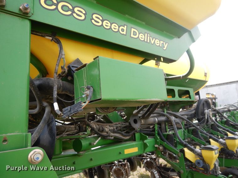 image for item FR9032 2011 John Deere 1770NT no-till planter