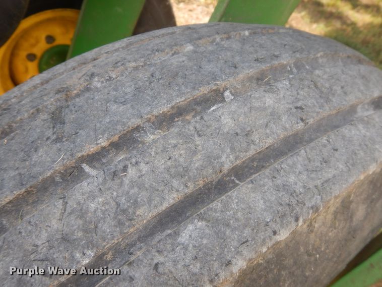 image for item FR9032 2011 John Deere 1770NT no-till planter