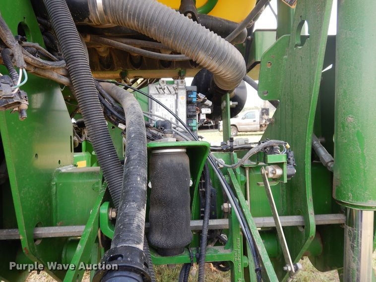 image for item FR9032 2011 John Deere 1770NT no-till planter