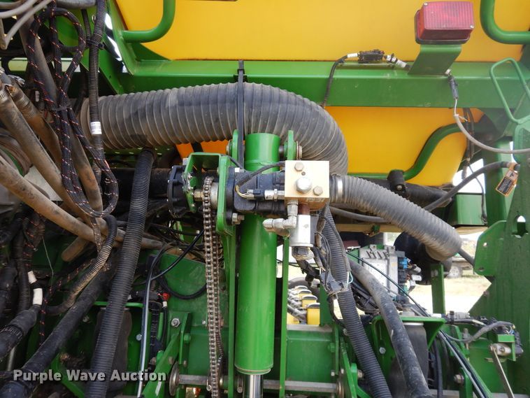 image for item FR9032 2011 John Deere 1770NT no-till planter