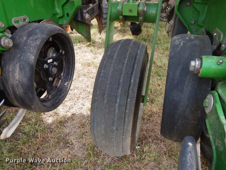 image for item FR9032 2011 John Deere 1770NT no-till planter