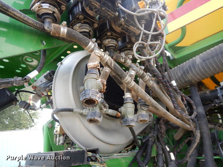 image for item FR9032 2011 John Deere 1770NT no-till planter