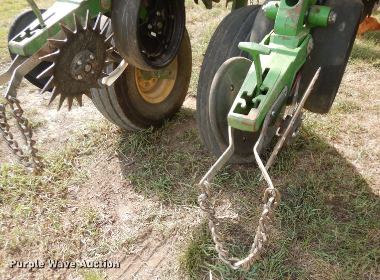 image for item FR9032 2011 John Deere 1770NT no-till planter