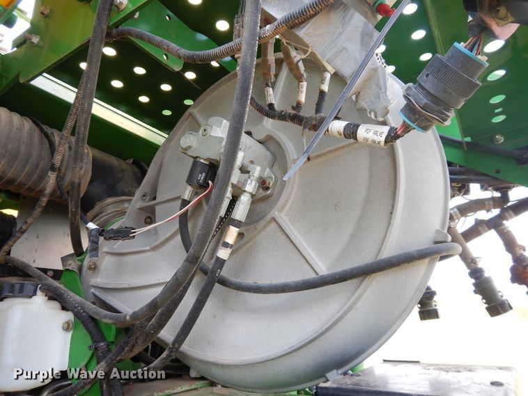 image for item FR9032 2011 John Deere 1770NT no-till planter