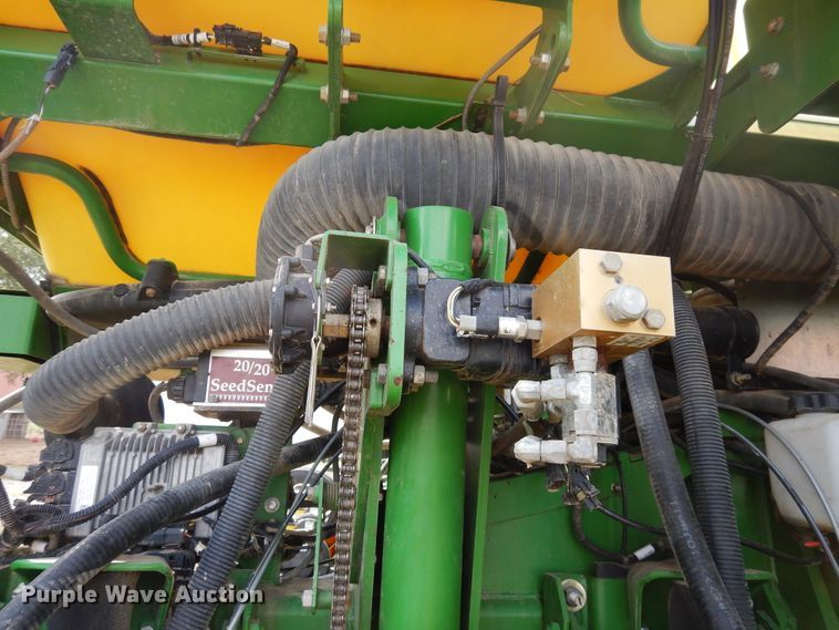 image for item FR9032 2011 John Deere 1770NT no-till planter