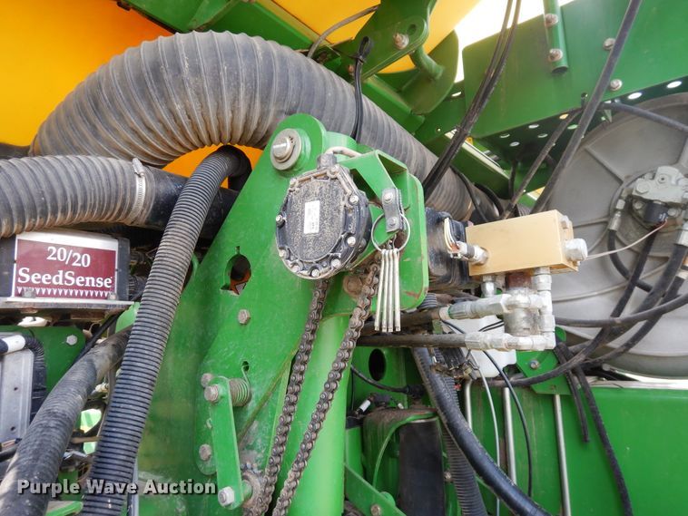 image for item FR9032 2011 John Deere 1770NT no-till planter