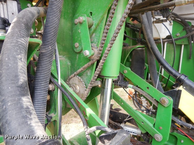 image for item FR9032 2011 John Deere 1770NT no-till planter