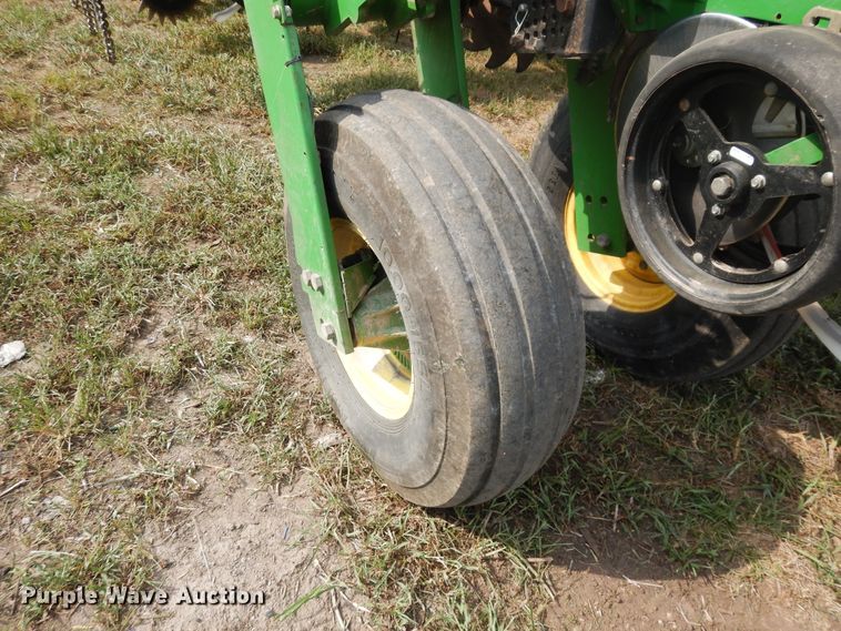 image for item FR9032 2011 John Deere 1770NT no-till planter