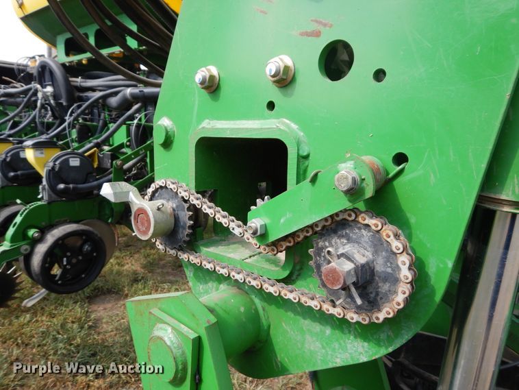 image for item FR9032 2011 John Deere 1770NT no-till planter