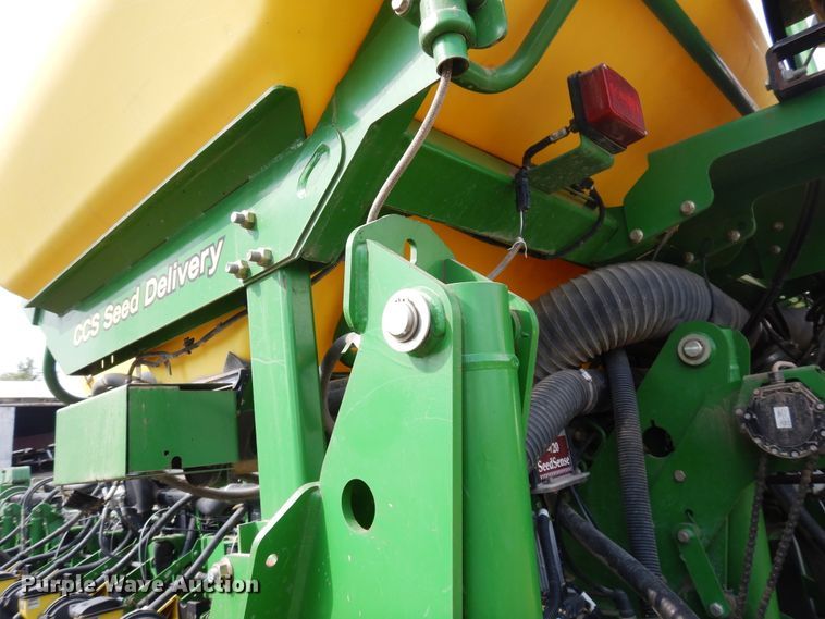 image for item FR9032 2011 John Deere 1770NT no-till planter