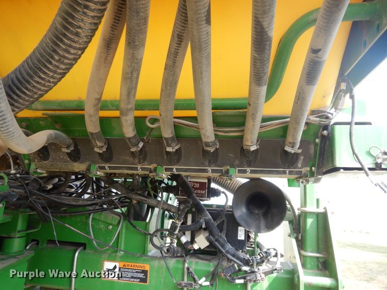 image for item FR9032 2011 John Deere 1770NT no-till planter
