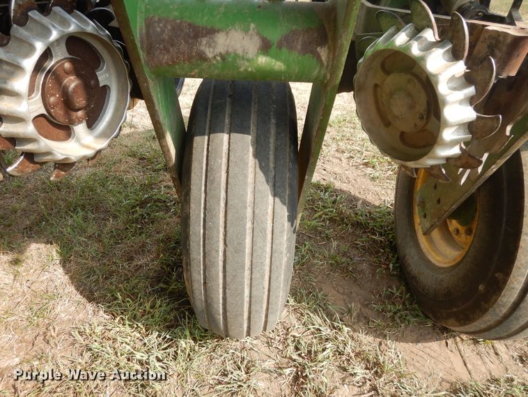 image for item FR9032 2011 John Deere 1770NT no-till planter