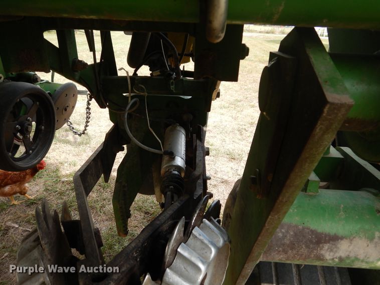 image for item FR9032 2011 John Deere 1770NT no-till planter