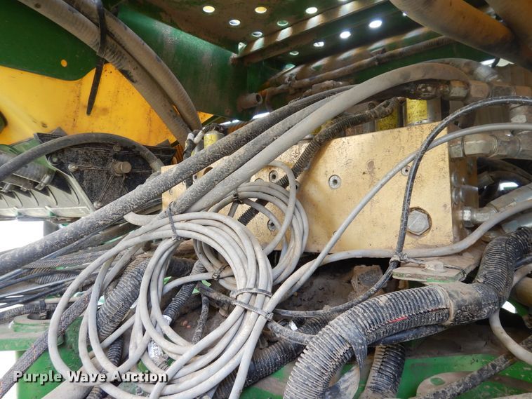 image for item FR9032 2011 John Deere 1770NT no-till planter