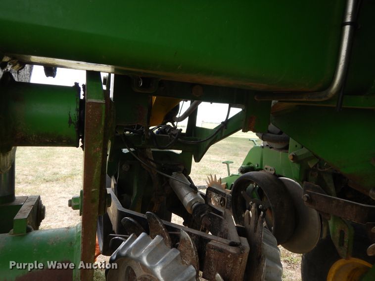 image for item FR9032 2011 John Deere 1770NT no-till planter
