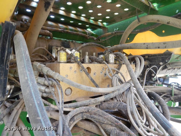 image for item FR9032 2011 John Deere 1770NT no-till planter