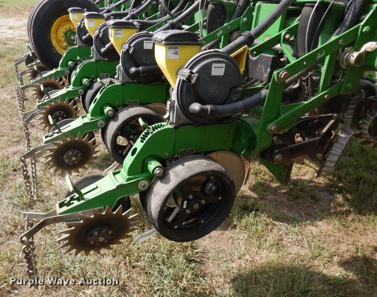 image for item FR9032 2011 John Deere 1770NT no-till planter