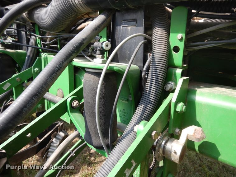 image for item FR9032 2011 John Deere 1770NT no-till planter
