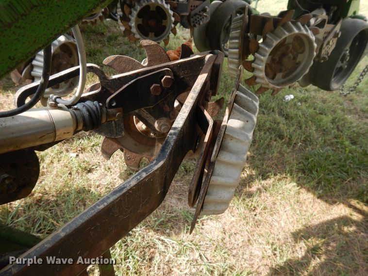 image for item FR9032 2011 John Deere 1770NT no-till planter