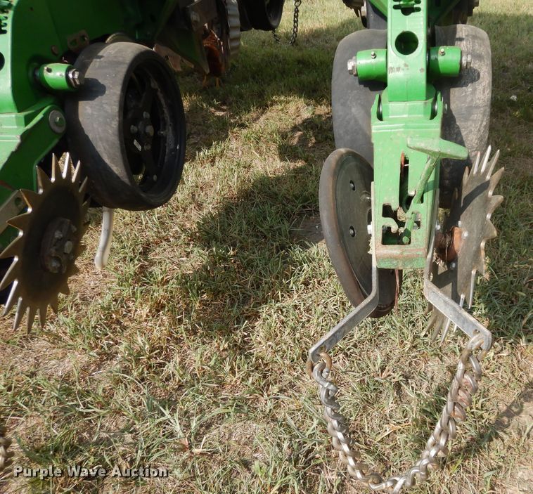 image for item FR9032 2011 John Deere 1770NT no-till planter