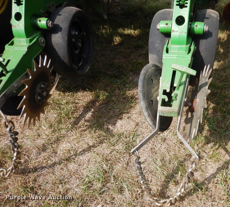 image for item FR9032 2011 John Deere 1770NT no-till planter