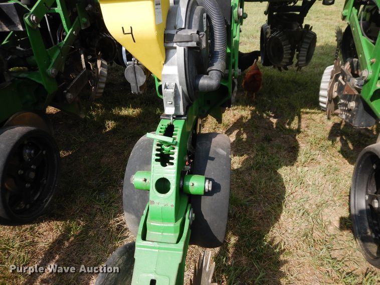 image for item FR9032 2011 John Deere 1770NT no-till planter