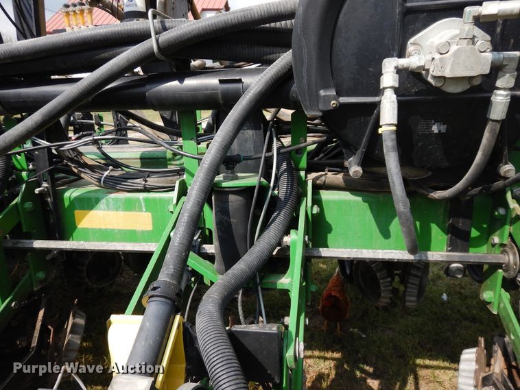 image for item FR9032 2011 John Deere 1770NT no-till planter