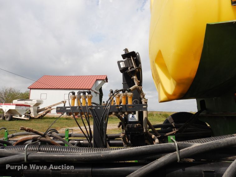 image for item FR9032 2011 John Deere 1770NT no-till planter