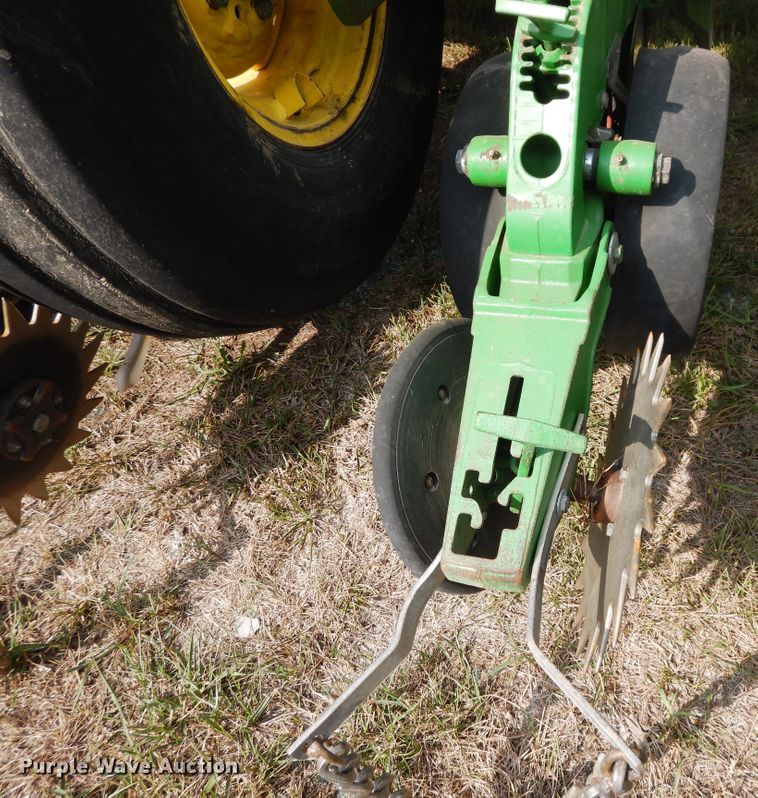 image for item FR9032 2011 John Deere 1770NT no-till planter