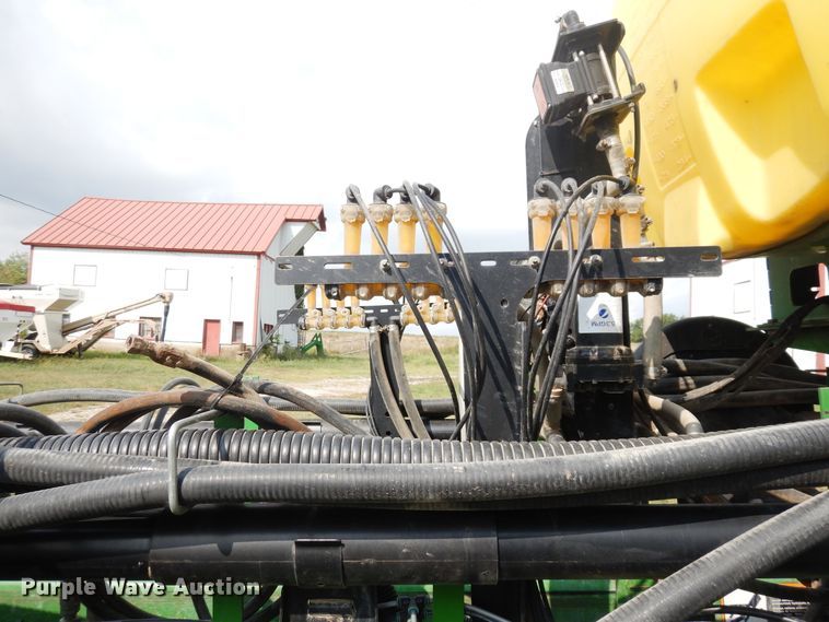 image for item FR9032 2011 John Deere 1770NT no-till planter