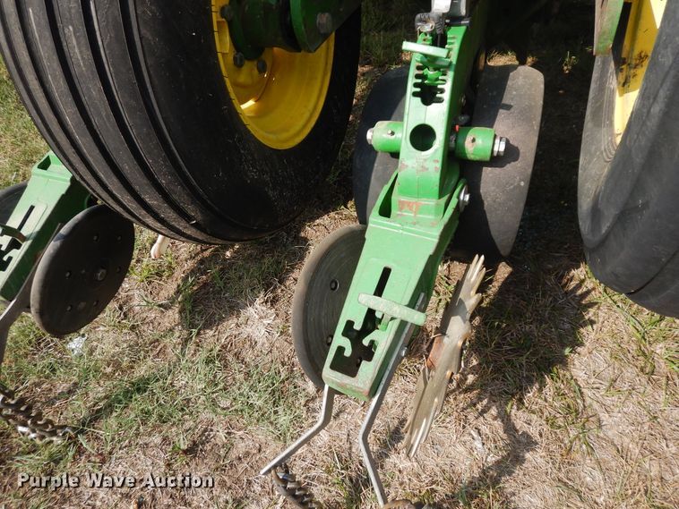 image for item FR9032 2011 John Deere 1770NT no-till planter