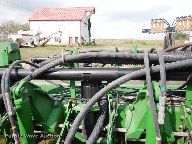 image for item FR9032 2011 John Deere 1770NT no-till planter