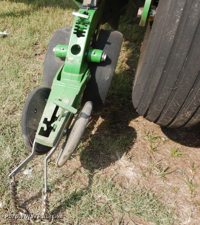 image for item FR9032 2011 John Deere 1770NT no-till planter