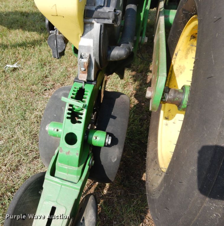 image for item FR9032 2011 John Deere 1770NT no-till planter