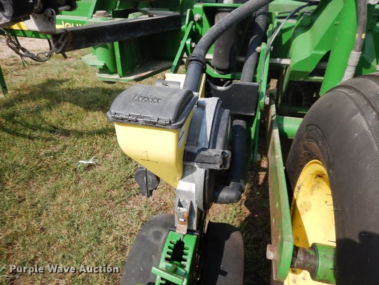 image for item FR9032 2011 John Deere 1770NT no-till planter