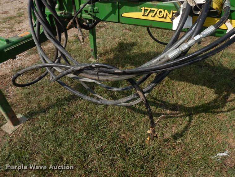 image for item FR9032 2011 John Deere 1770NT no-till planter