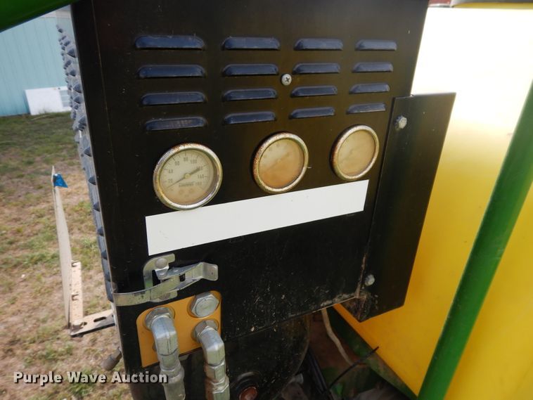 image for item FR9032 2011 John Deere 1770NT no-till planter