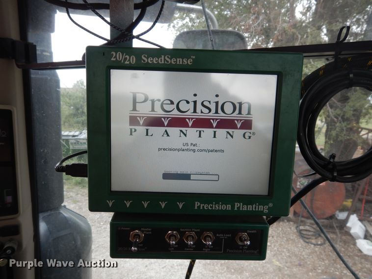 image for item FR9032 2011 John Deere 1770NT no-till planter