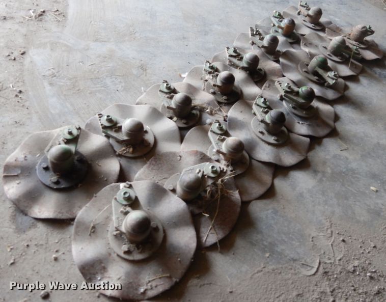 image for item FR9032 2011 John Deere 1770NT no-till planter