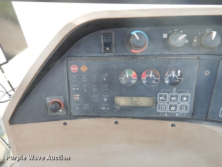 image for item FR9033 1998 John Deere 8400T  tractor