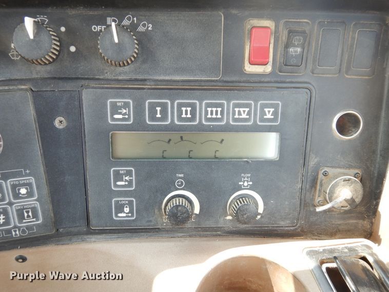 image for item FR9033 1998 John Deere 8400T  tractor